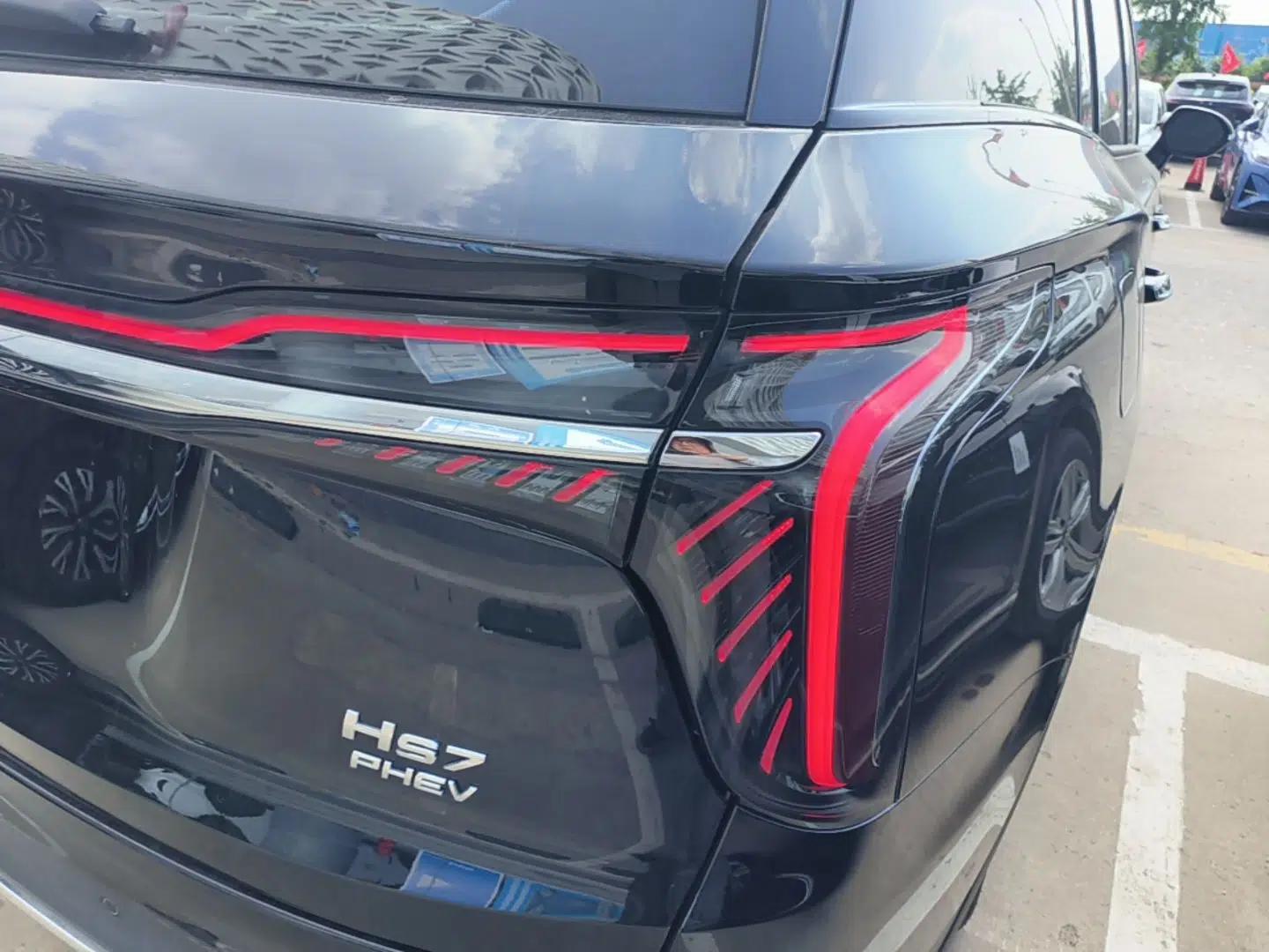 Hongqi HS7 PHEV 2024 2.0T PHEV Four-Wheel Drive Flagship Edition 6 Seats — миниатюра 7