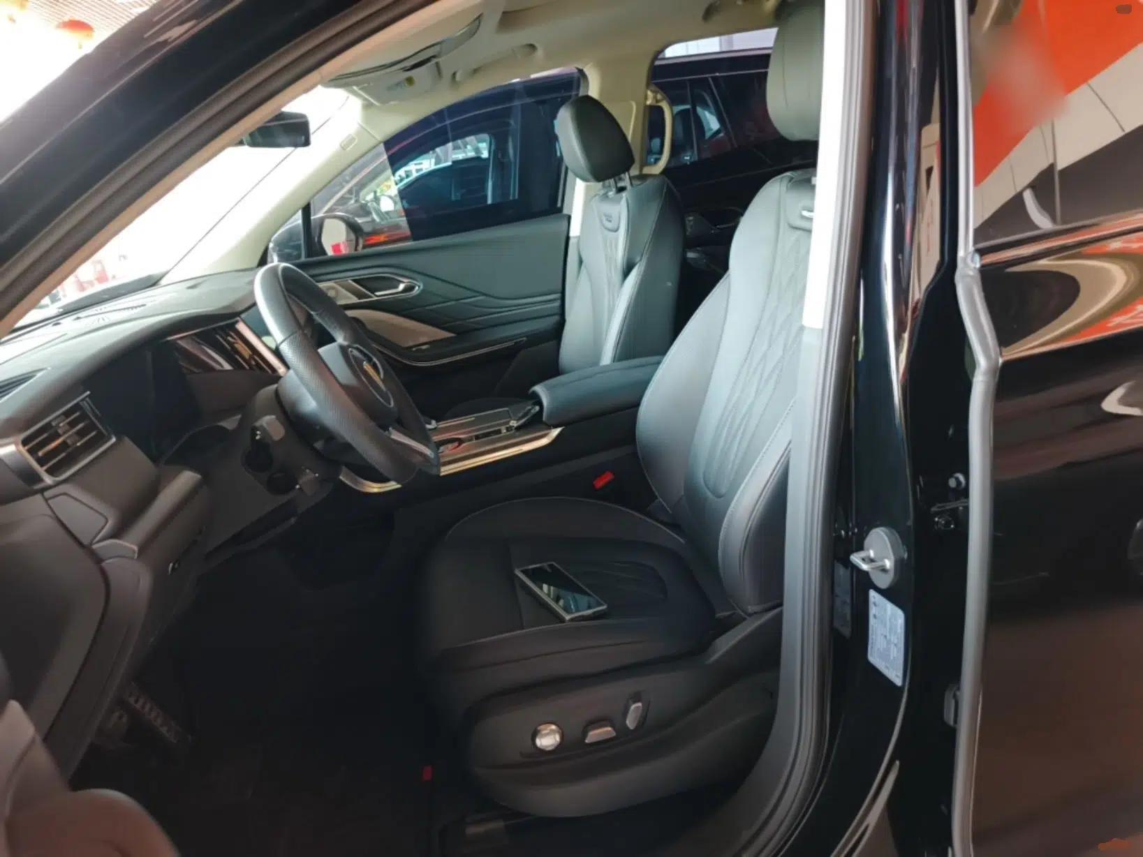 Hongqi HS7 PHEV 2024 2.0T PHEV Four-Wheel Drive Flagship Edition 6 Seats — миниатюра 18