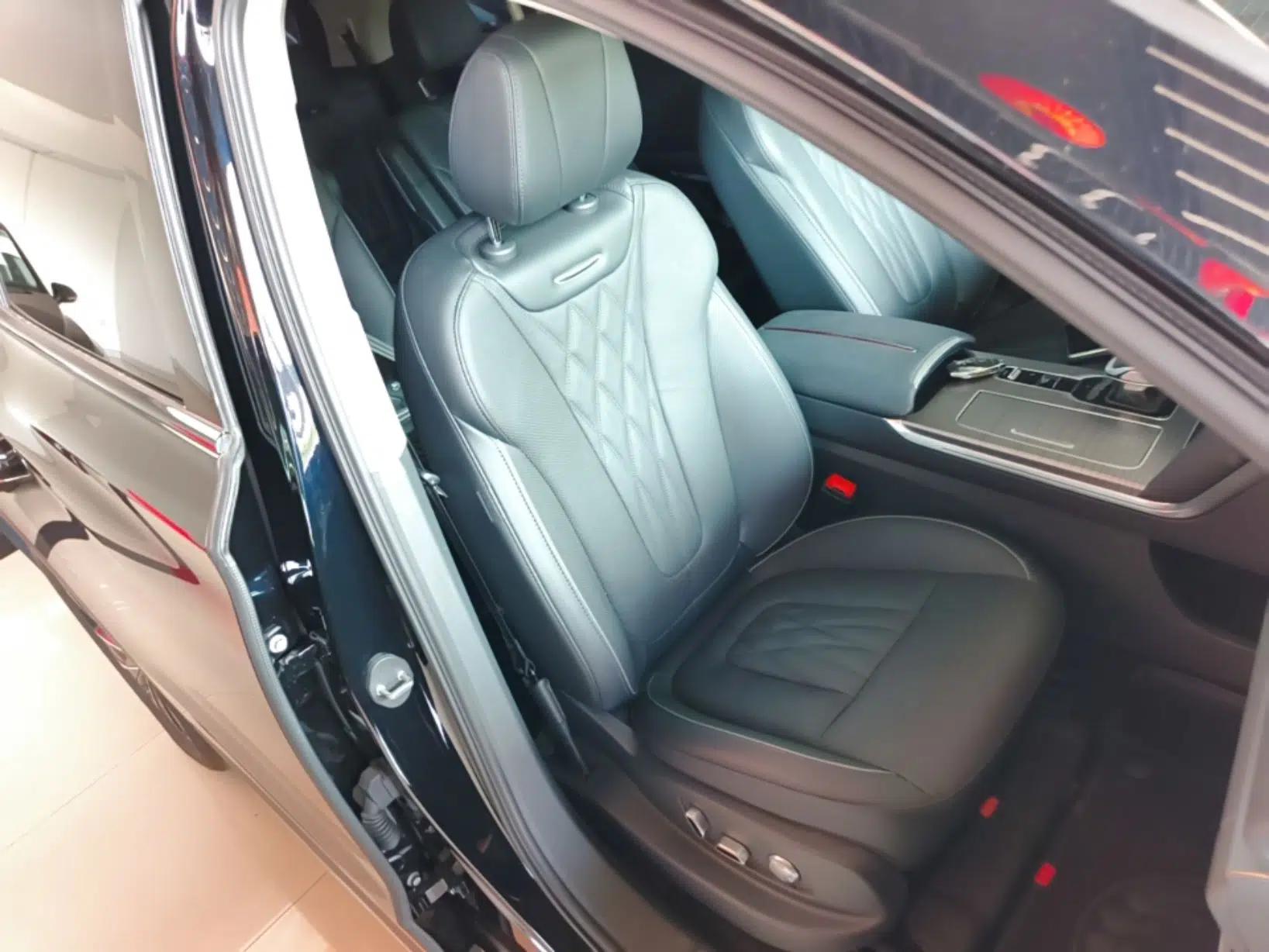 Hongqi HS7 PHEV 2024 2.0T PHEV Four-Wheel Drive Flagship Edition 6 Seats — миниатюра 23