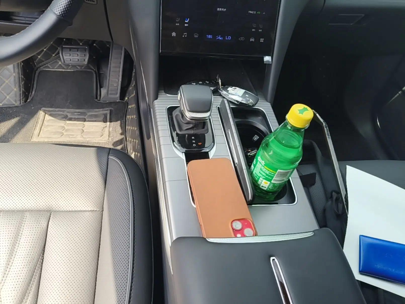 Hongqi HS7 PHEV 2024 2.0T PHEV Four-Wheel Drive Flagship Edition 6 Seats — миниатюра 17