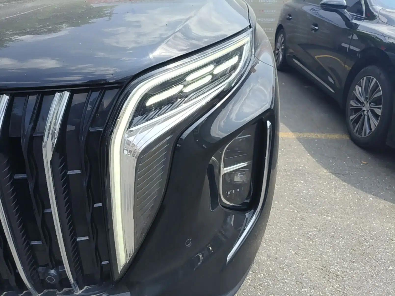 Hongqi HS7 PHEV 2024 2.0T PHEV Four-Wheel Drive Flagship Edition 6 Seats — миниатюра 9