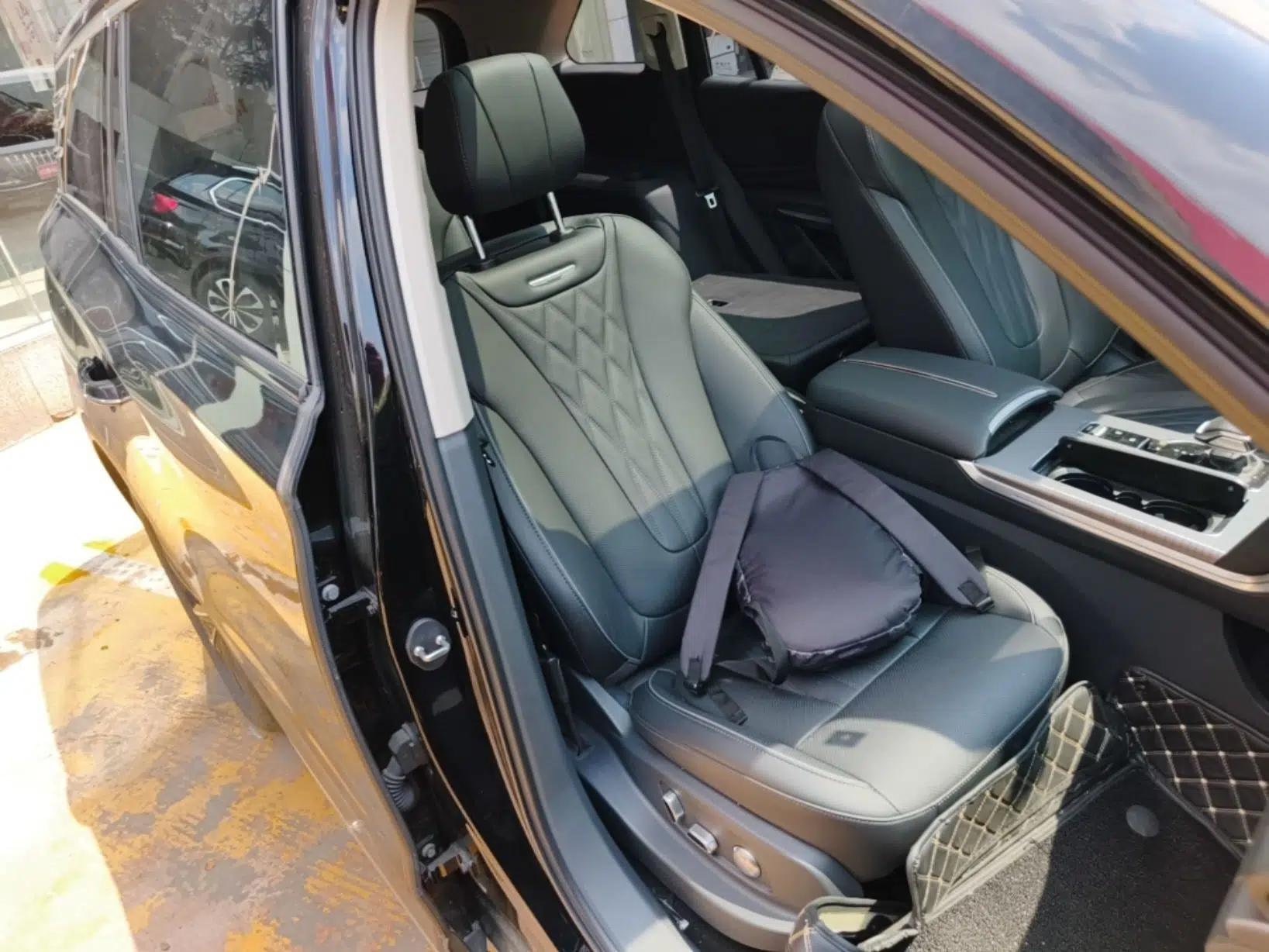 Hongqi HS7 PHEV 2024 2.0T PHEV Four-Wheel Drive Flagship Edition 6 Seats — миниатюра 23