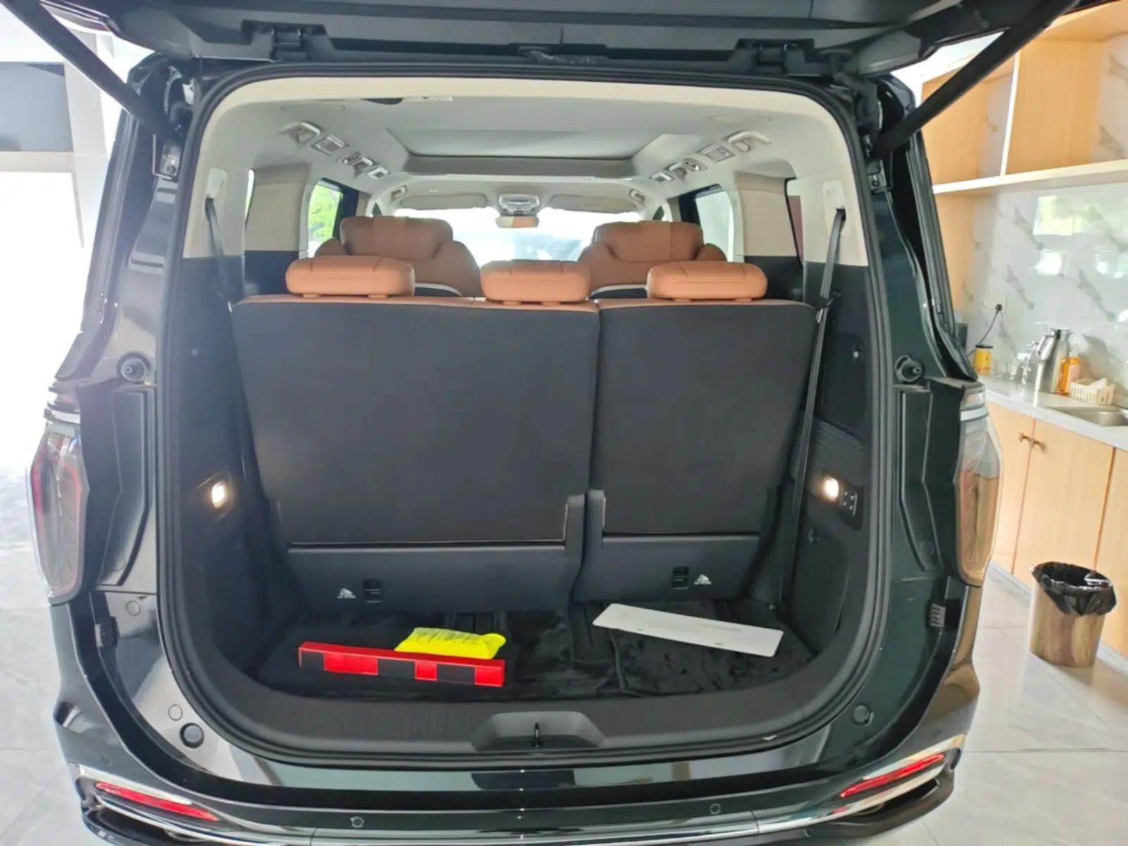 Hongqi HQ9 PHEV 2024 2.0T Four-Wheel Drive Luxury Edition — миниатюра 22