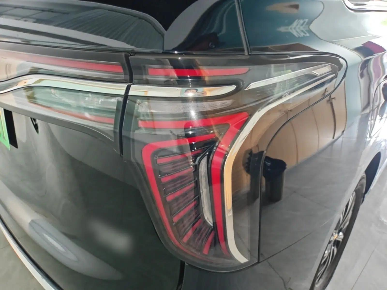 Hongqi HQ9 PHEV 2024 2.0T Four-Wheel Drive Luxury Edition — миниатюра 7