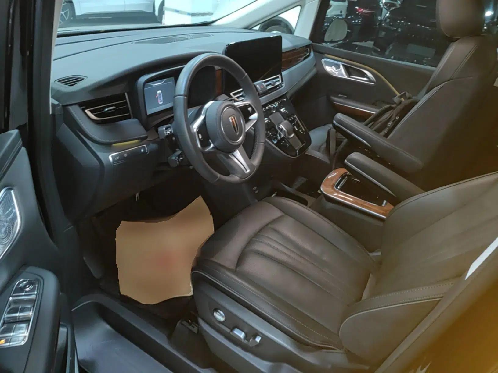 Hongqi HQ9 PHEV 2024 2.0T Four-Wheel Drive Luxury Edition — миниатюра 19