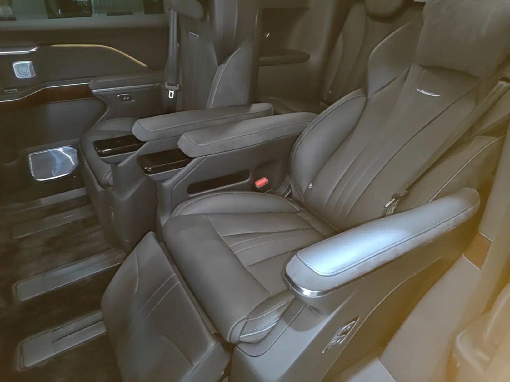 Hongqi HQ9 PHEV 2024 2.0T Four-Wheel Drive Luxury Edition — миниатюра 20