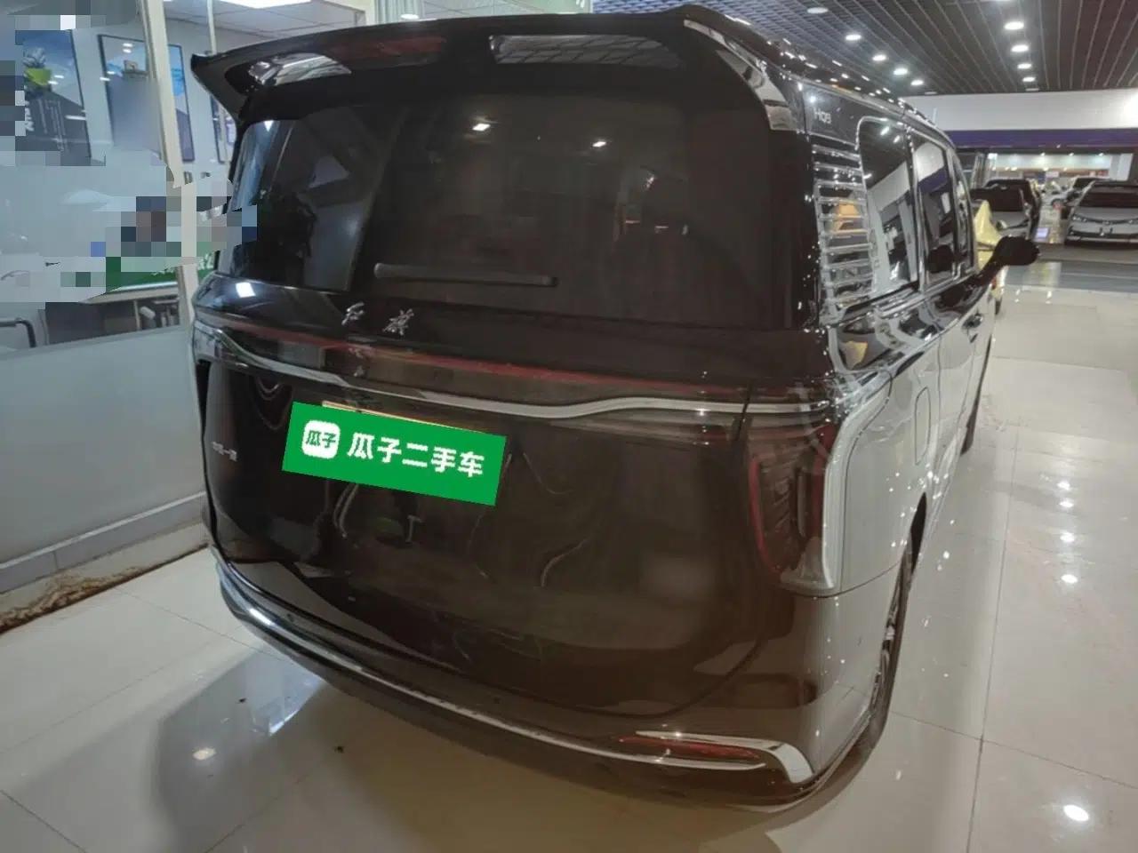 Hongqi HQ9 PHEV 2024 2.0T Four-Wheel Drive Luxury Edition — миниатюра 6