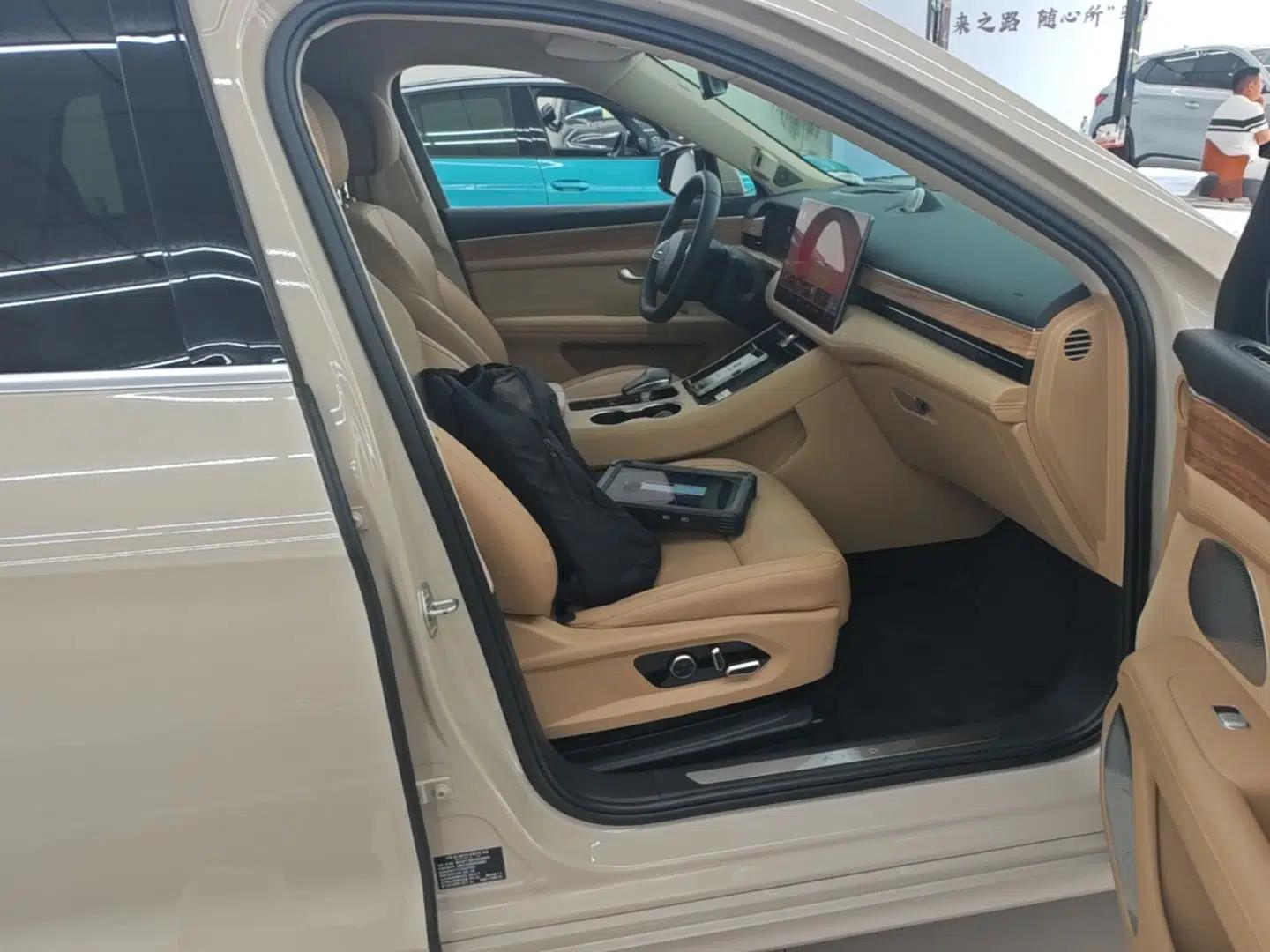 Hima AITO M5 2022 Pure Electric Rear-Drive Standard Edition — миниатюра 23