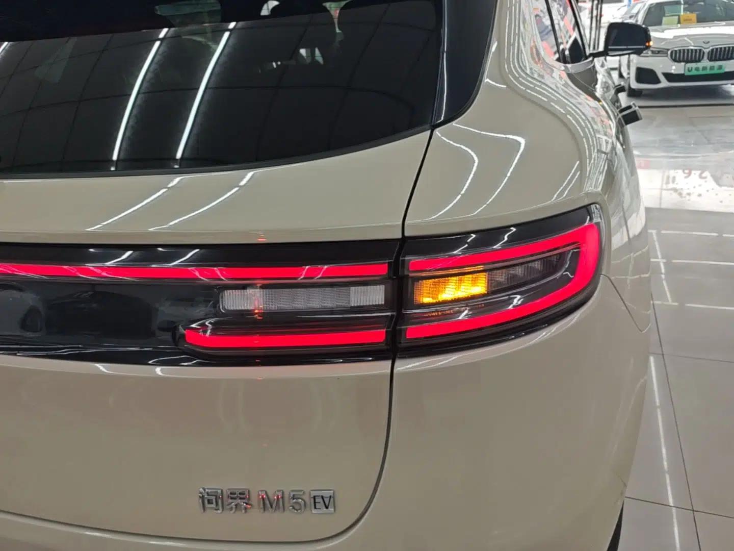 Hima AITO M5 2022 Pure Electric Rear-Drive Standard Edition — миниатюра 7