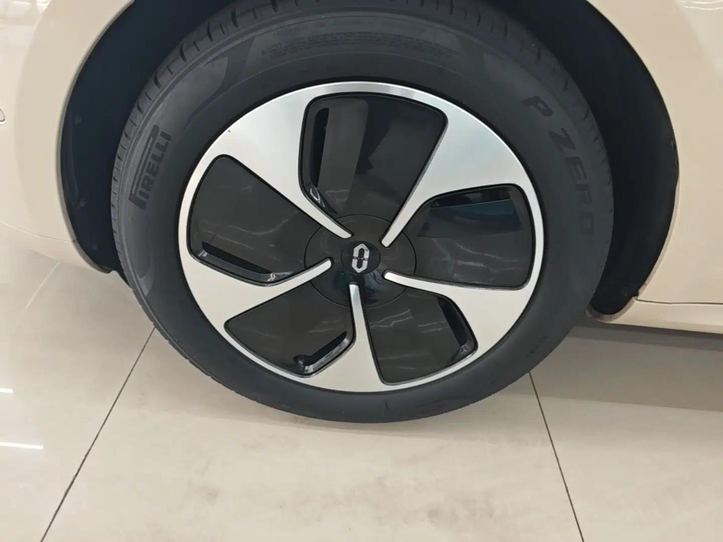 Hima AITO M5 2022 Pure Electric Rear-Drive Standard Edition — миниатюра 8
