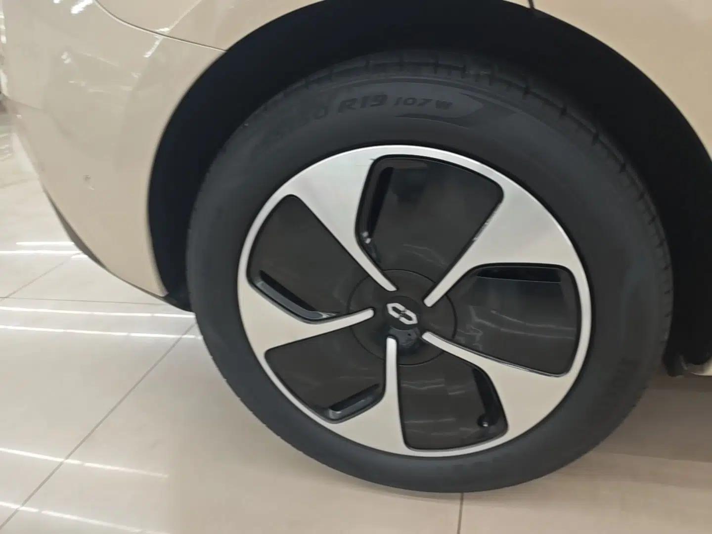 Hima AITO M5 2022 Pure Electric Rear-Drive Standard Edition — миниатюра 10