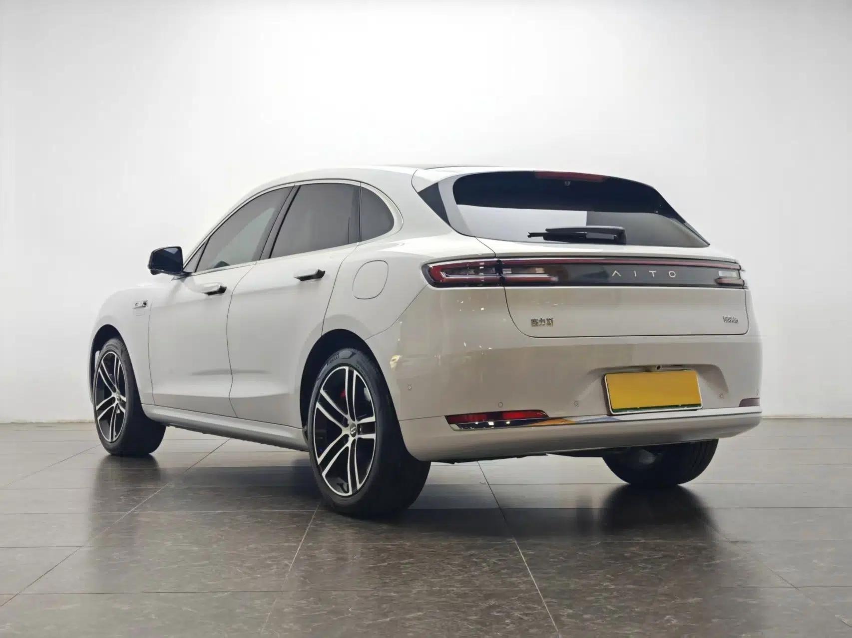 Hima AITO M5 2025 Extended-Range Ultra Rear-Wheel-Drive Version — миниатюра 4