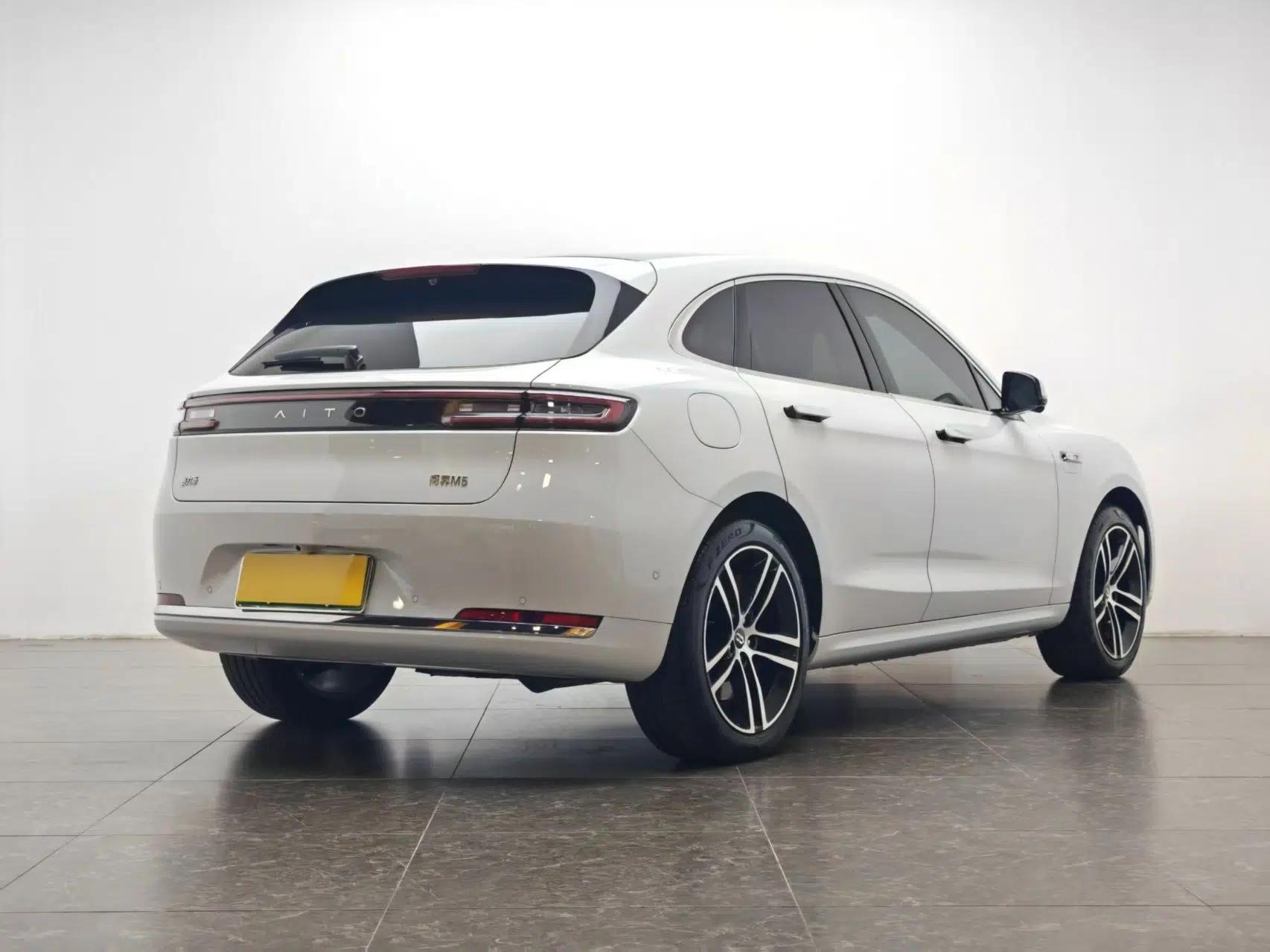 Hima AITO M5 2025 Extended-Range Ultra Rear-Wheel-Drive Version — миниатюра 6