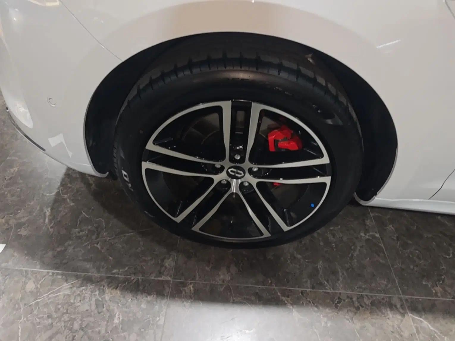 Hima AITO M5 2025 Extended-Range Ultra Rear-Wheel-Drive Version — миниатюра 8