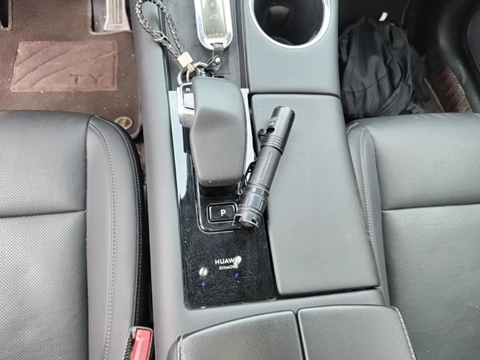 Hima AITO M5 2022 Extended-Range Four-Wheel Drive Performance Version — миниатюра 17