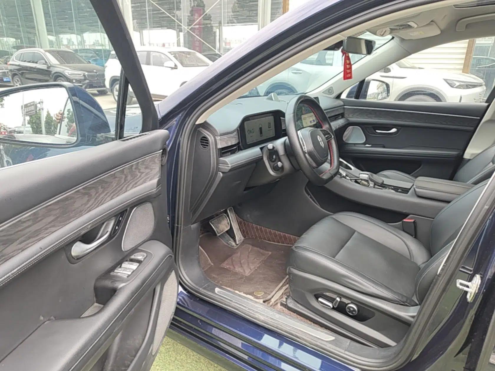 Hima AITO M5 2022 Extended-Range Four-Wheel Drive Performance Version — миниатюра 19