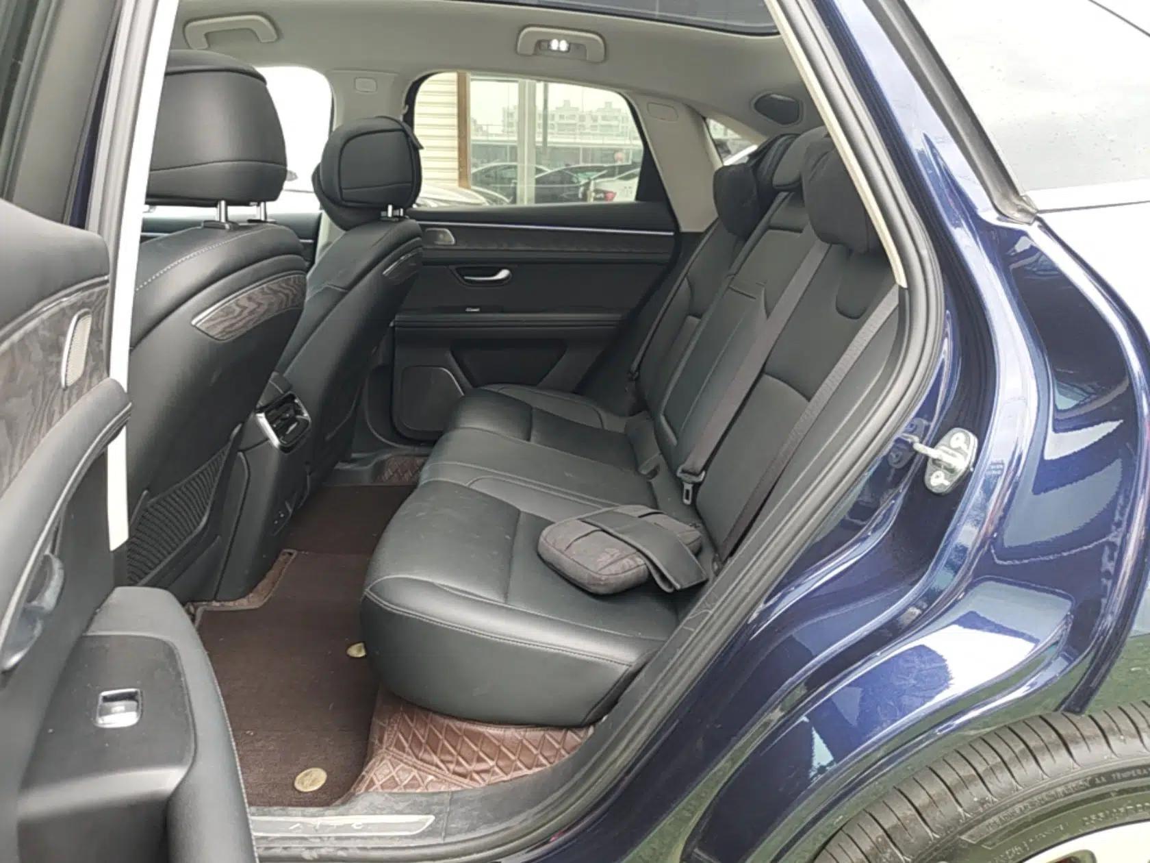 Hima AITO M5 2022 Extended-Range Four-Wheel Drive Performance Version — миниатюра 20