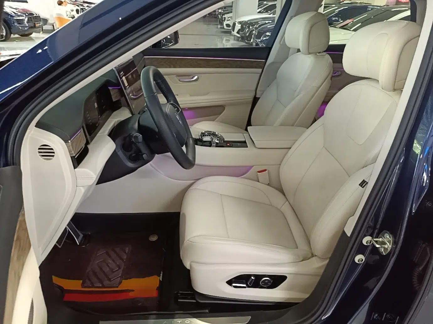 Hima AITO M5 2022 Range-Extended Rear-Drive Standard Version — миниатюра 18