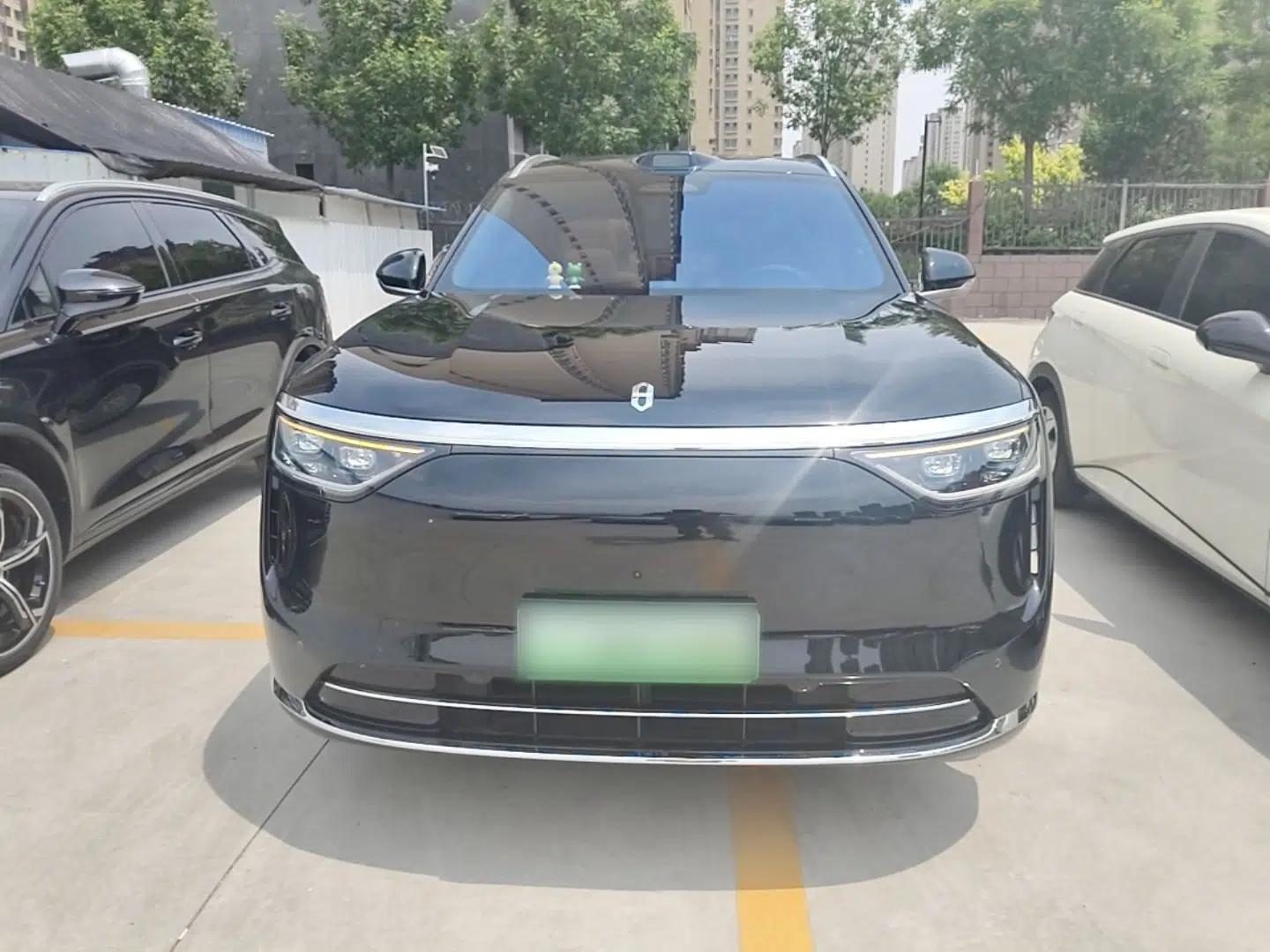 Hima AITO M8 2025 Extended-Range Max Version 37 kWh 5-Seater — миниатюра 2