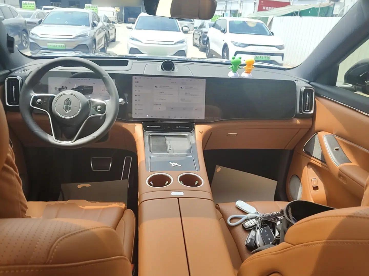 Hima AITO M8 2025 Extended-Range Max Version 37 kWh 5-Seater — миниатюра 12