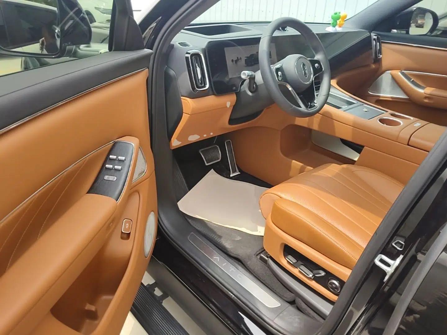 Hima AITO M8 2025 Extended-Range Max Version 37 kWh 5-Seater — миниатюра 18