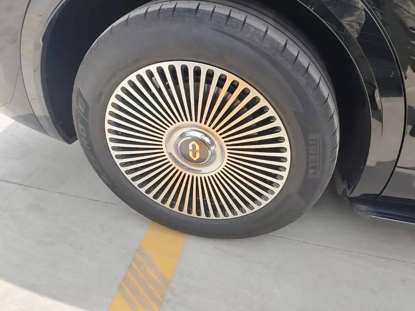 Hima AITO M8 2025 Extended-Range Max Version 37 kWh 5-Seater — миниатюра 10
