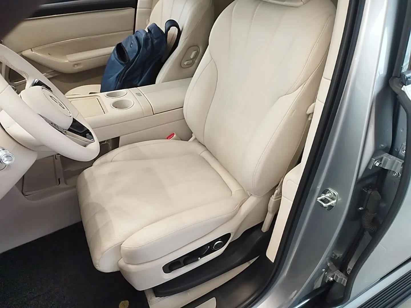 Hima AITO M8 2025 Extended-Range Max+ Version 53.4 kWh 5-Seater Edition — миниатюра 18