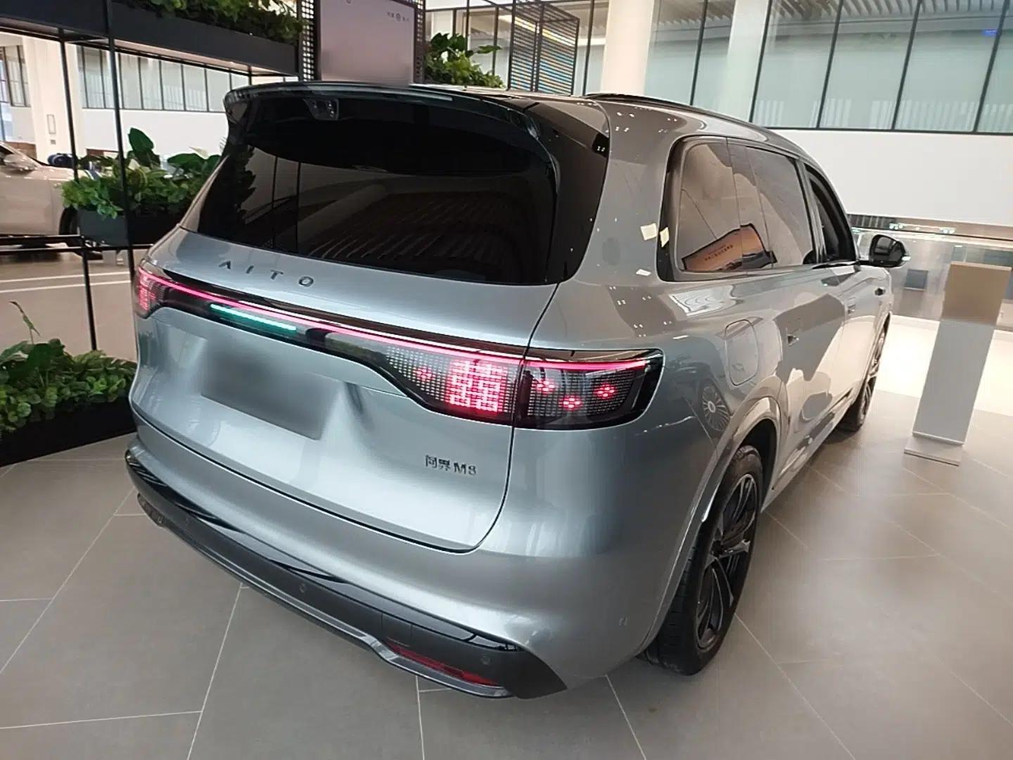 Hima AITO M8 2025 Extended-Range Max+ Version 53.4 kWh 5-Seater Edition — миниатюра 6
