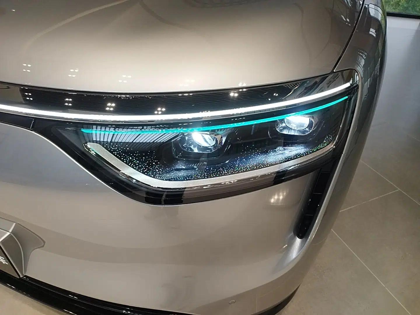 Hima AITO M8 2025 Extended-Range Max+ Version 53.4 kWh 5-Seater Edition — миниатюра 9