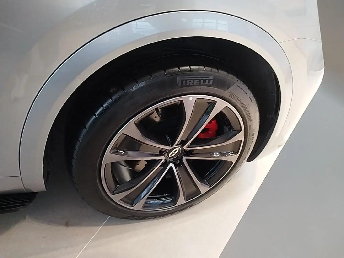 Hima AITO M8 2025 Extended-Range Max+ Version 53.4 kWh 5-Seater Edition — миниатюра 10