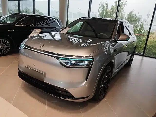 Hima AITO M8 2025 Extended-Range Max+ Version 53.4 kWh 5-Seater Edition
