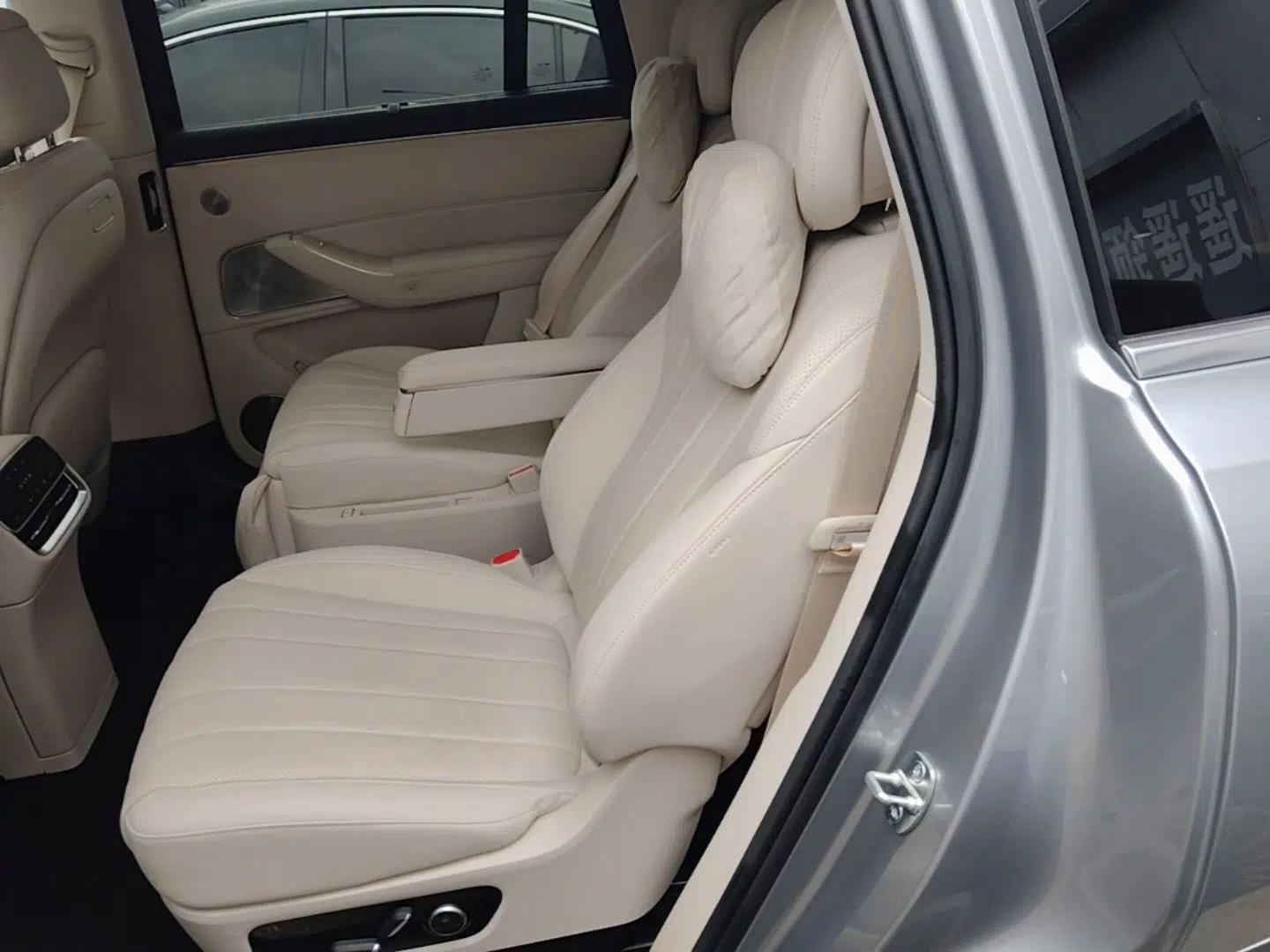Hima AITO M8 2025 Extended-Range Ultra Version 53.4 kWh 6-Seater Edition — миниатюра 19
