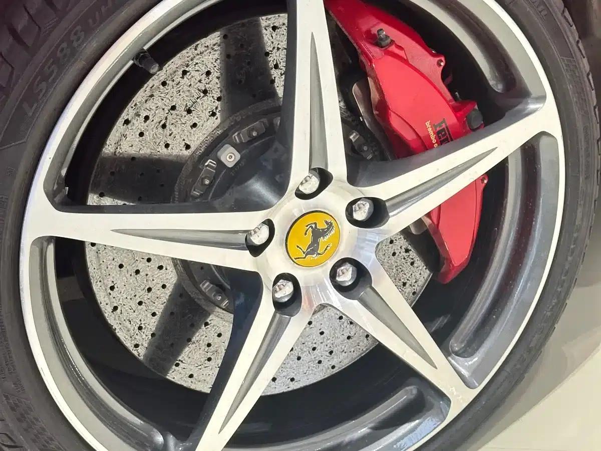 Ferrari 458 2011 4.5L Italia — миниатюра 7