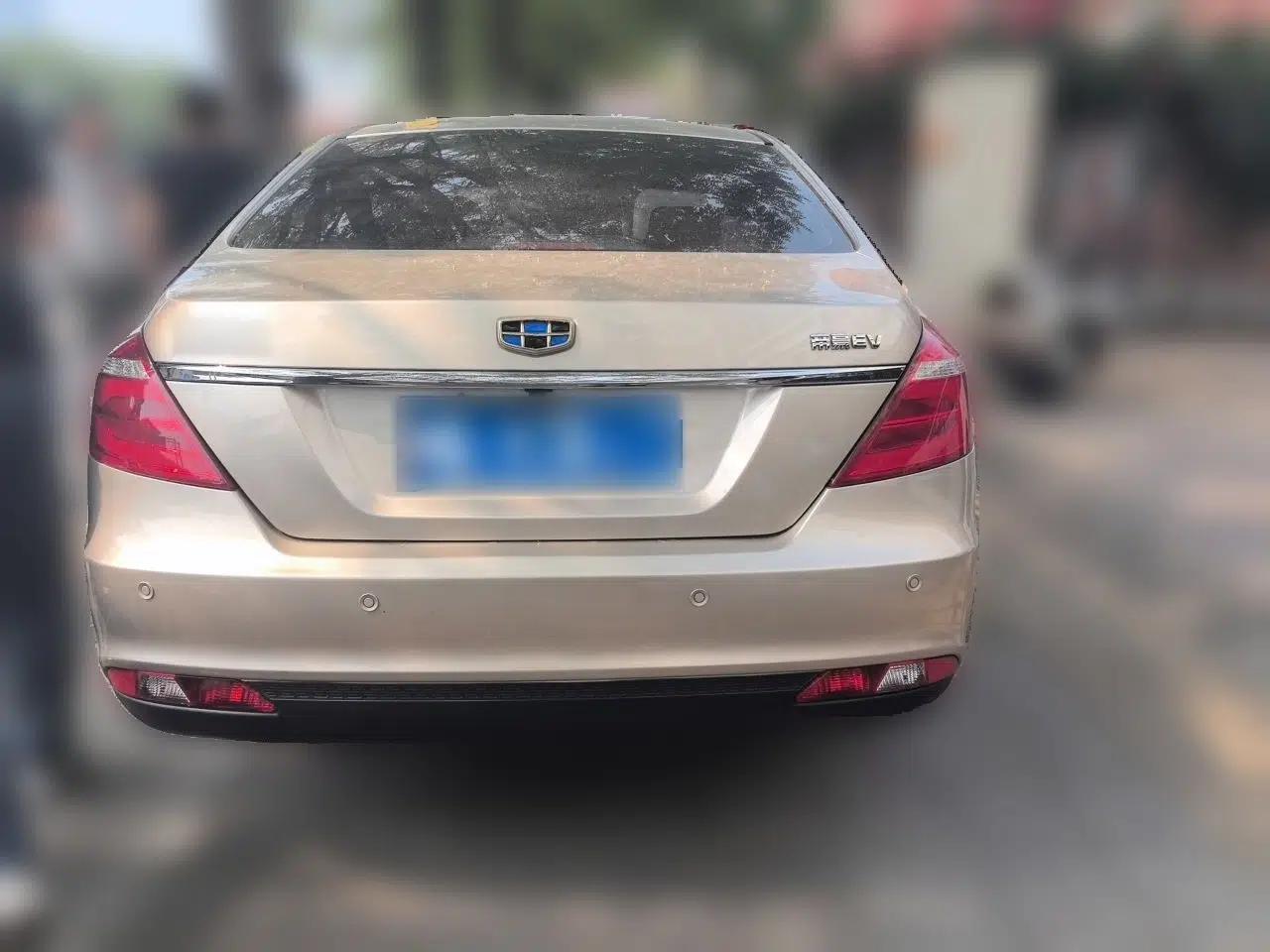 Geely Auto Emgrand New Energy 2017 EV300 Prestige Model — миниатюра 5