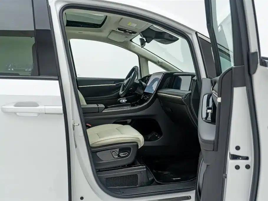 Trumpchi E9 2023 E9 MAX — миниатюра 11