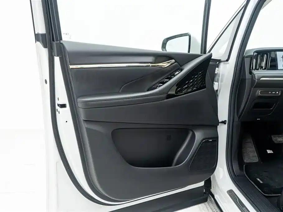 Trumpchi E9 2023 E9 MAX — миниатюра 20