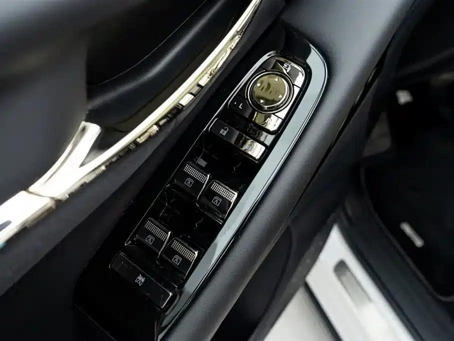 Trumpchi E9 2023 E9 MAX — миниатюра 21