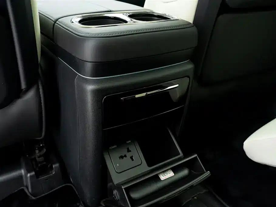 Trumpchi E9 2023 E9 MAX — миниатюра 25