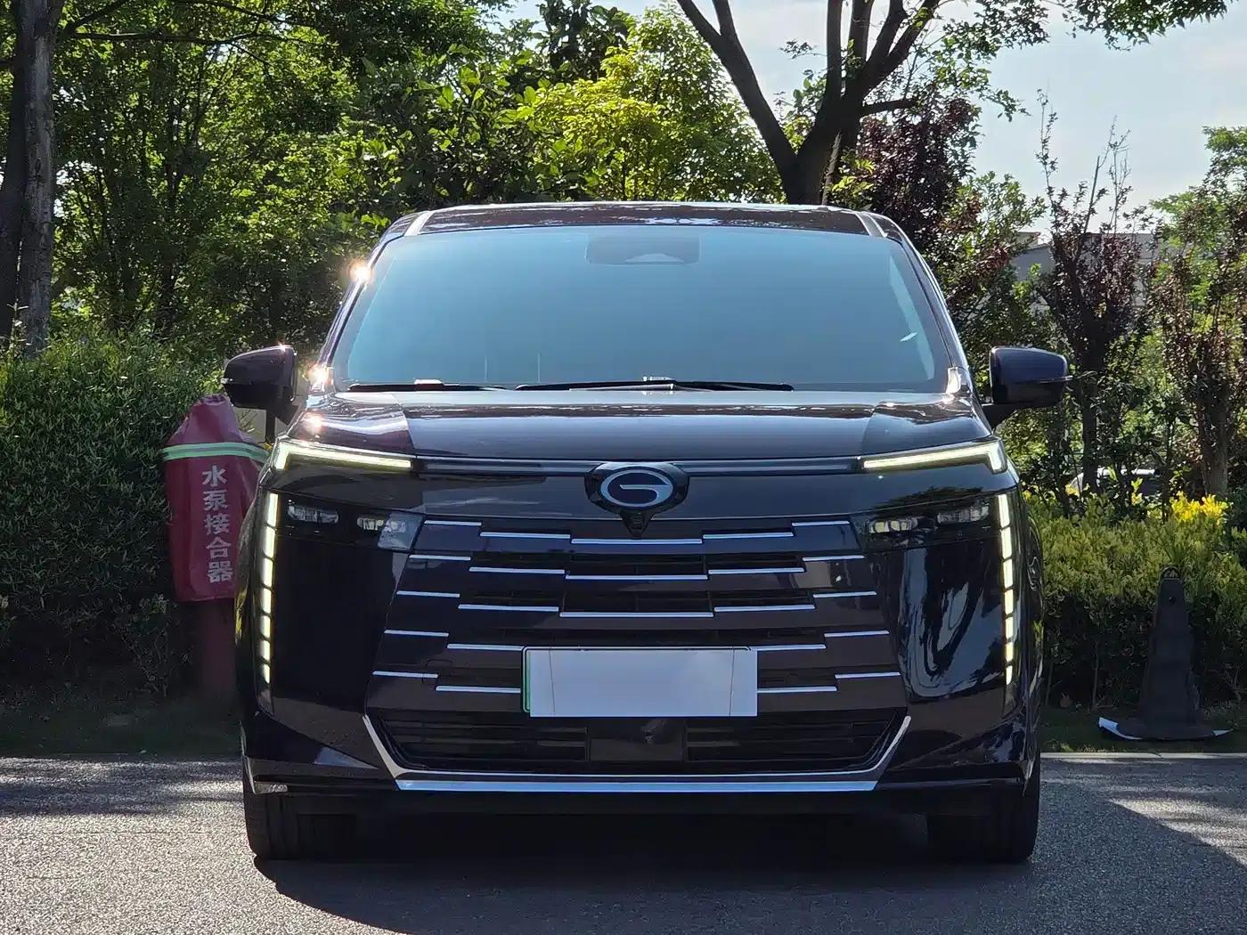 Trumpchi E8 PHEV 2024 Model 150km New Year Edition — миниатюра 2