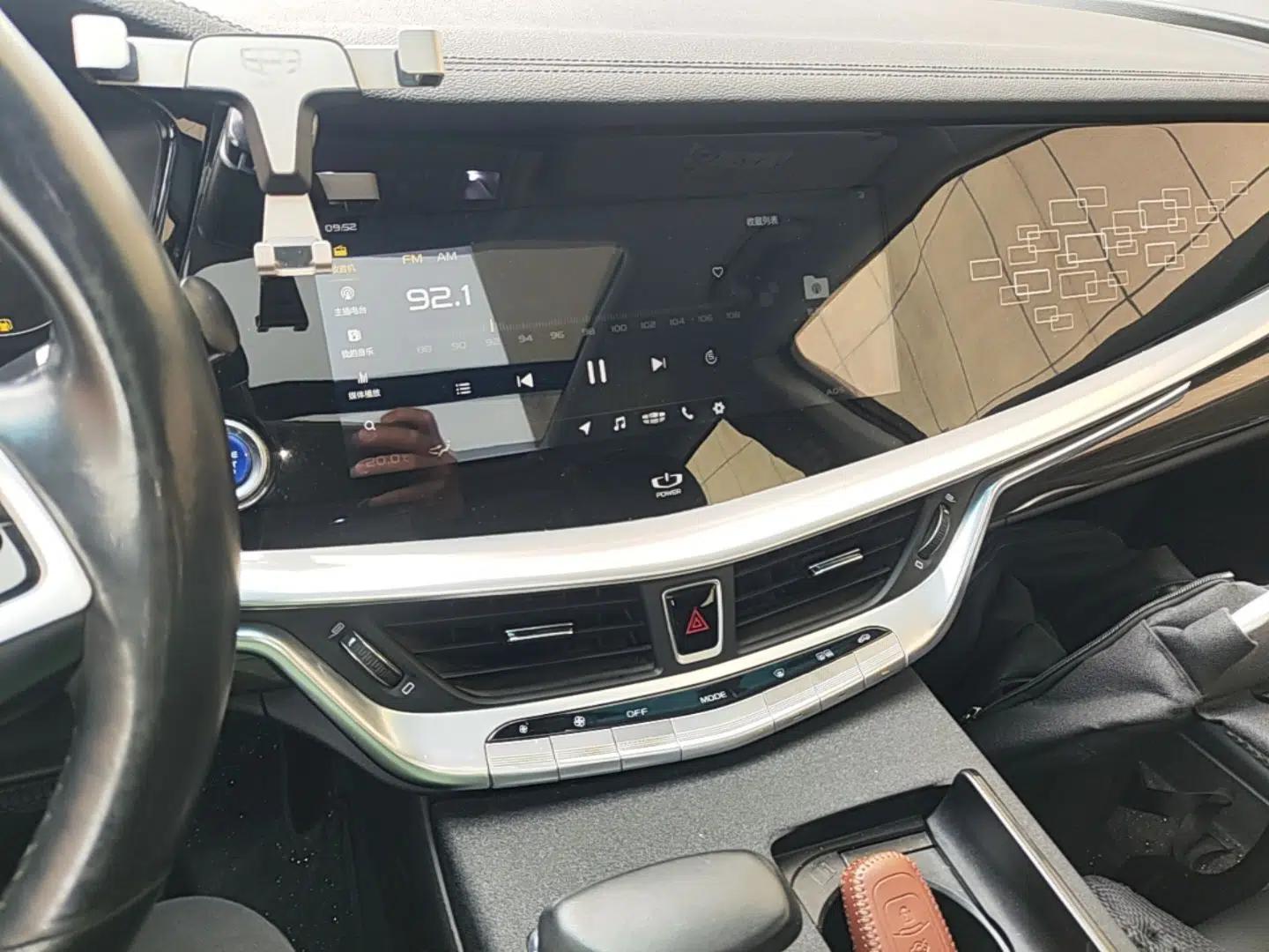 Geely Auto Emgrand GT New Energy 2018 1.5T PHEV Yaoxiang Edition — миниатюра 16
