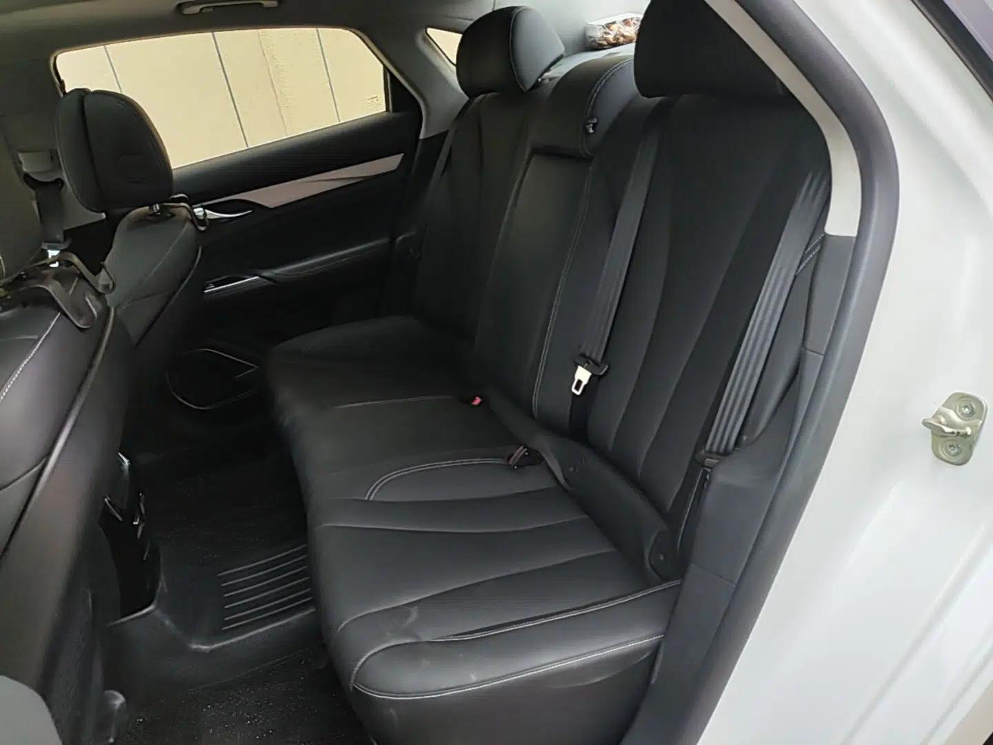 Geely Auto Emgrand GT New Energy 2018 1.5T PHEV Yaoxiang Edition — миниатюра 20