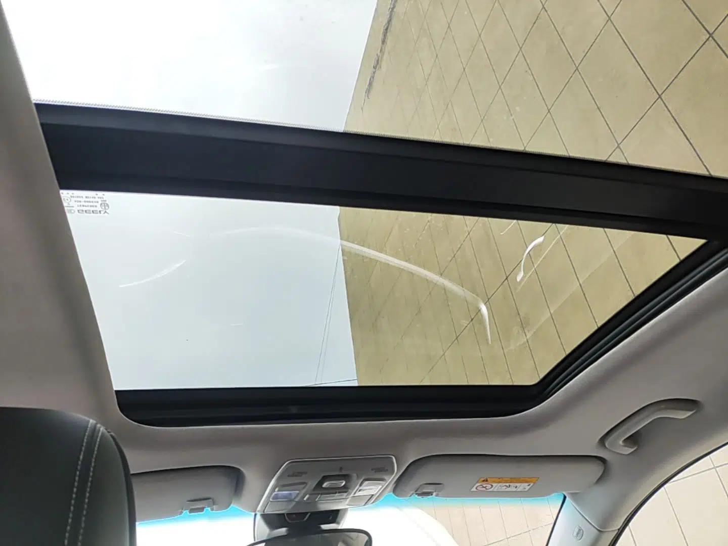 Geely Auto Emgrand GT New Energy 2018 1.5T PHEV Yaoxiang Edition — миниатюра 21