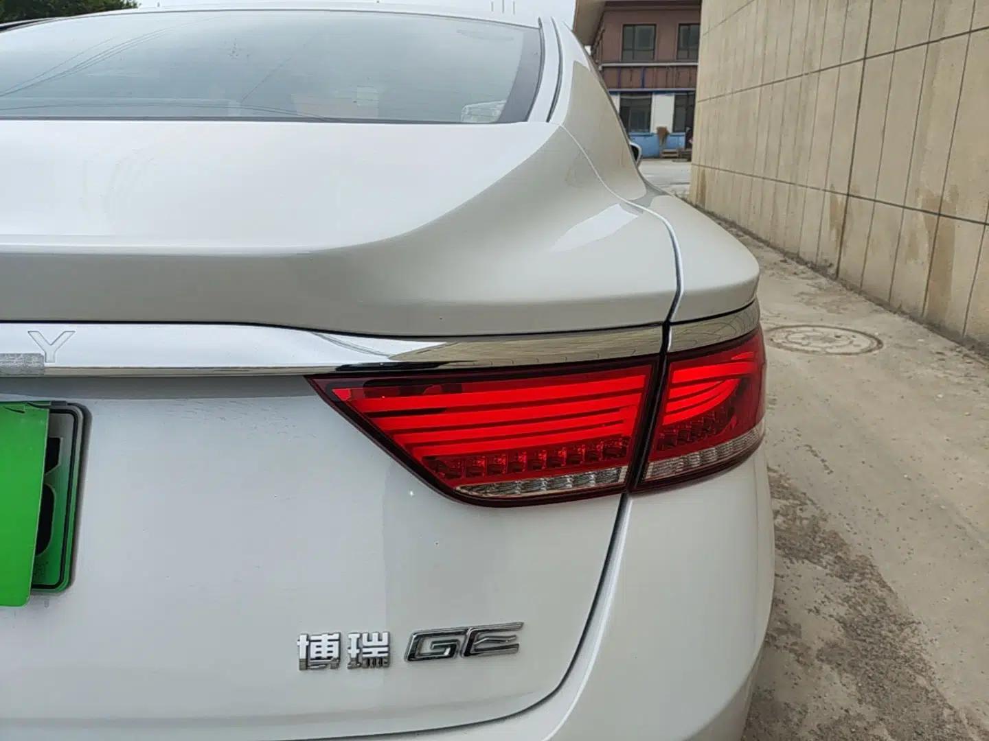 Geely Auto Emgrand GT New Energy 2018 1.5T PHEV Yaoxiang Edition — миниатюра 7