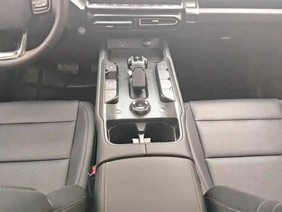 Haval Big Dog PLUS 2023 2.0T 2WD Trendy Wild Edition Plus — миниатюра 16