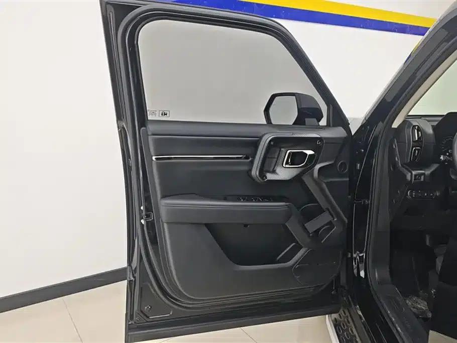 Haval Big Dog PLUS 2023 2.0T 2WD Trendy Wild Edition Plus — миниатюра 7