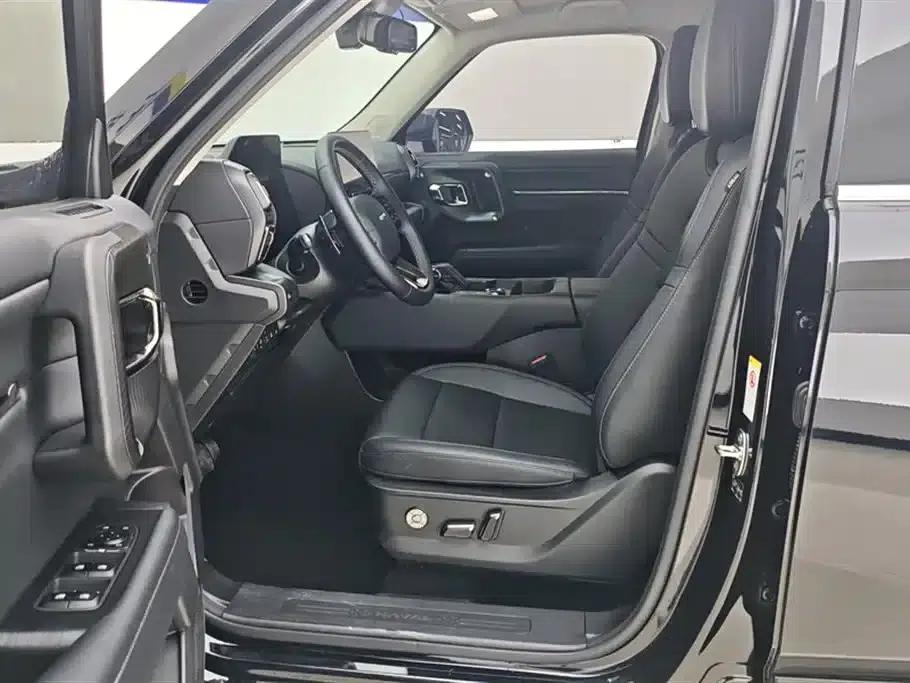 Haval Big Dog PLUS 2023 2.0T 2WD Trendy Wild Edition Plus — миниатюра 9
