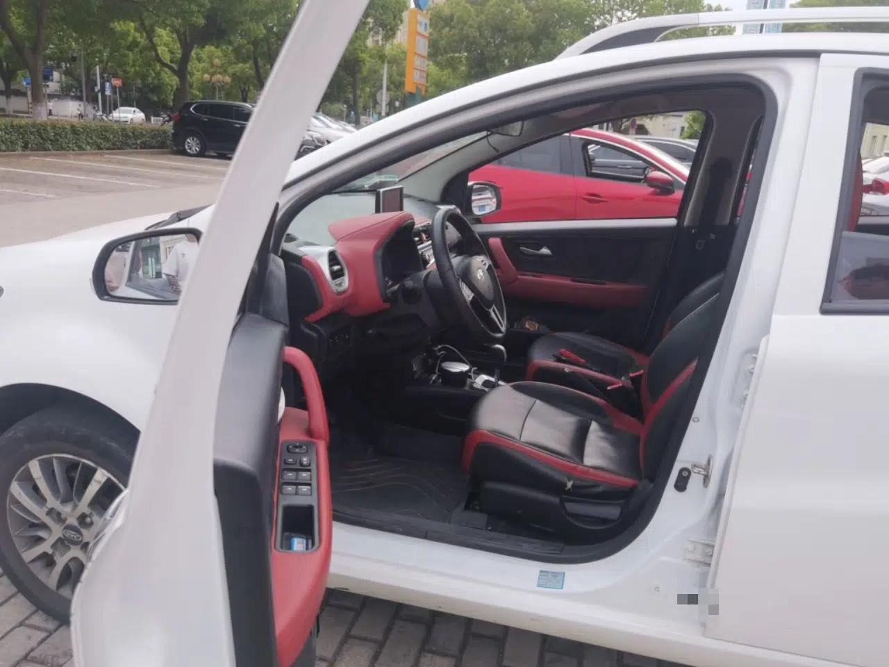 JAC Group iEV6E 2018 Sport Edition iEV6E Luxury Smart Enjoyment Version — миниатюра 17
