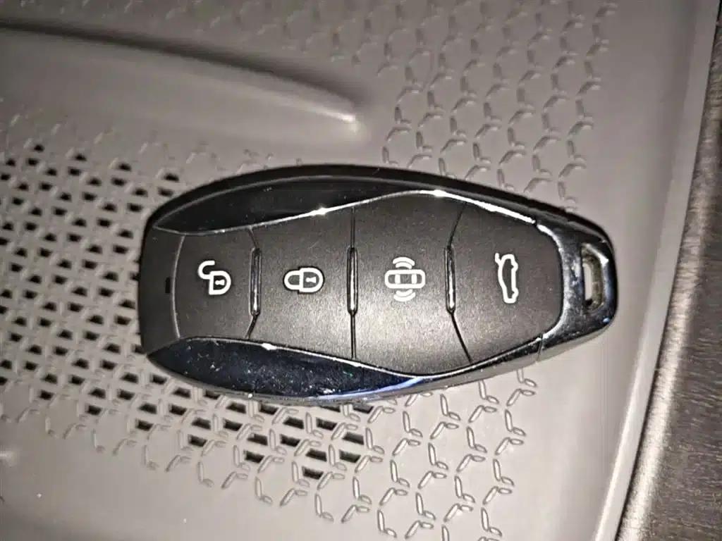 Hongqi Tiangong 08 2025 680 Ultra 4WD Edition — миниатюра 9