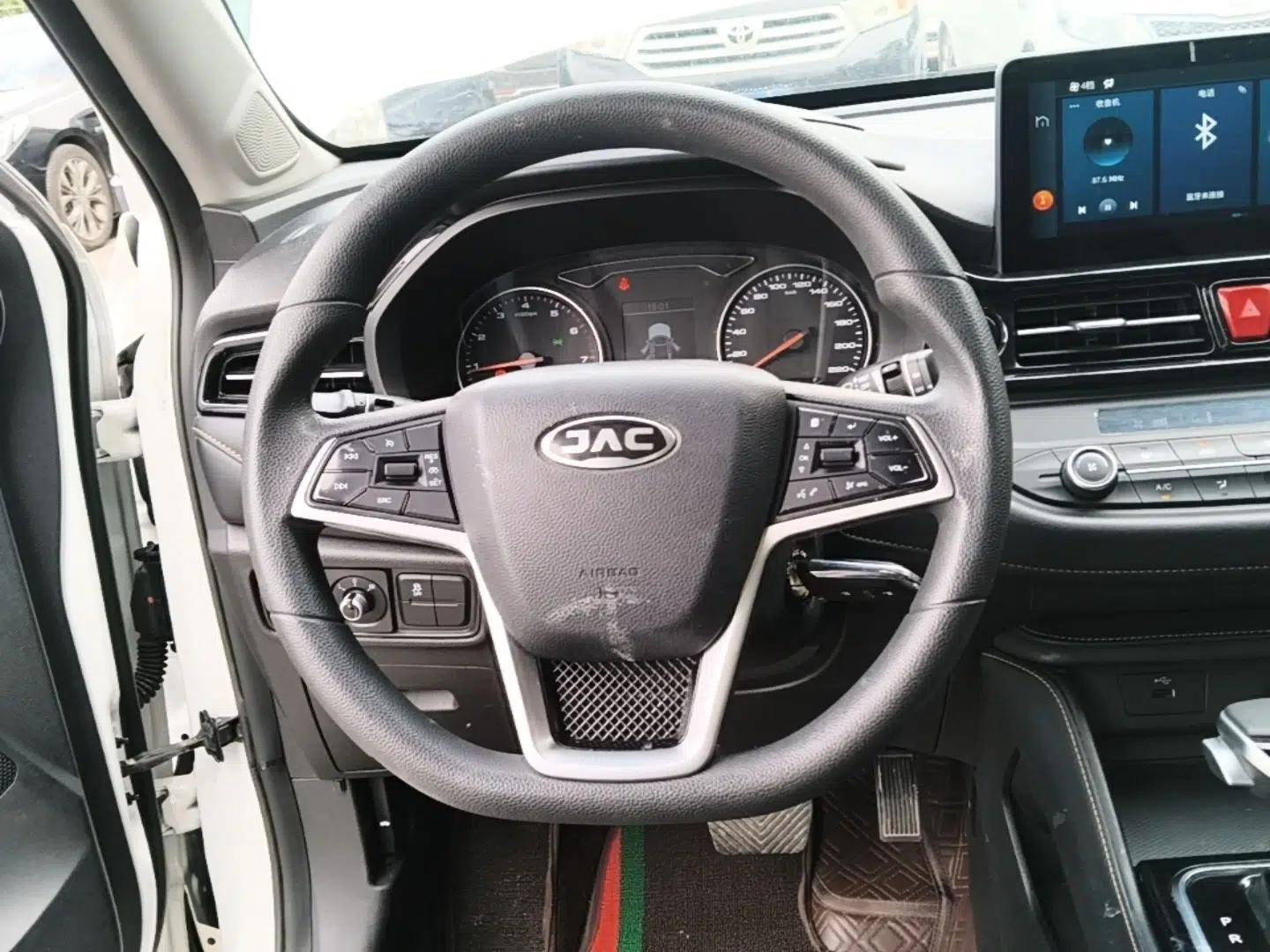 JAC Group X4 2020 1.5T CVT Elite Model — миниатюра 13