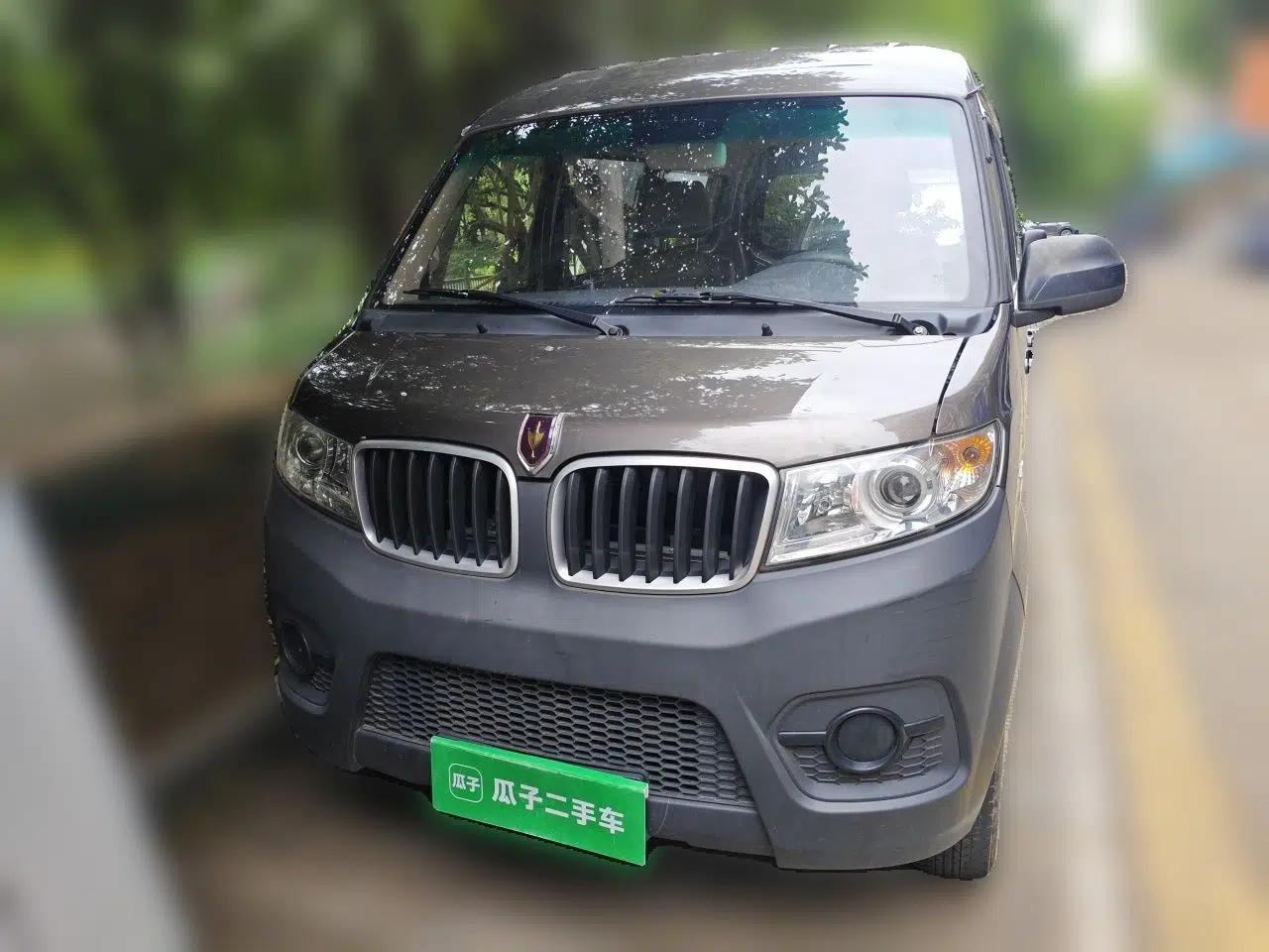 Jinbei Hiace X30 2023 1.5L Super-Comfortable Passenger Van 5/6/7-Seater Non-Air-Conditioned Version Model SWC15M — миниатюра 2
